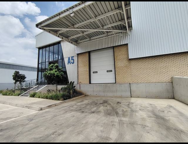 1,700M² WAREHOUSE TO LET IN AIRPORT PARK